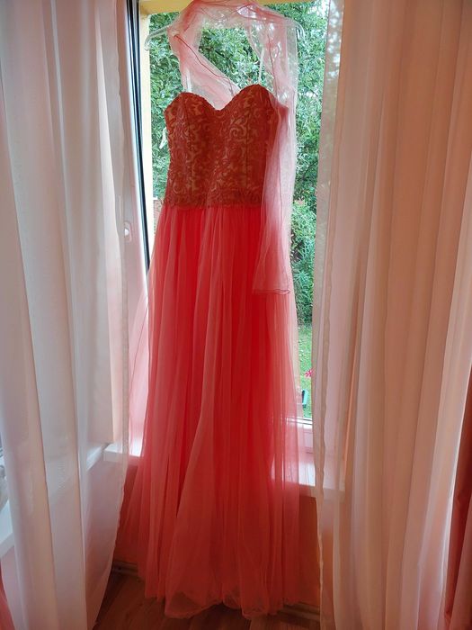 Rochie de gală din tull