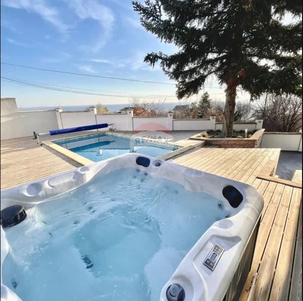 Продава се Къща в Балчик - 280 кв.м за 1500 €/кв.м - Снимка #2