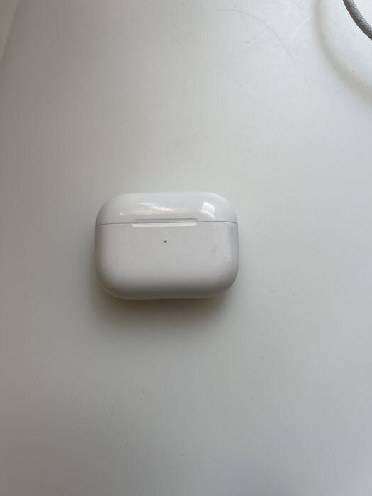 Airpods pro 2 (в неизправност, налична е оригиналната кутия)