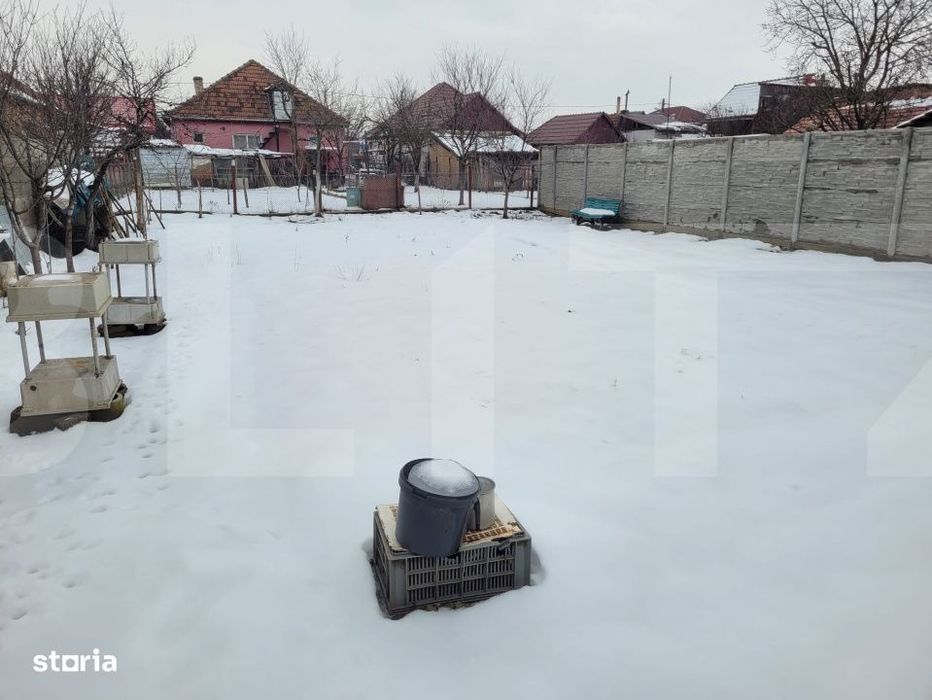 Casa de vanzare, 40 mp, teren 480mp, zona Plopi