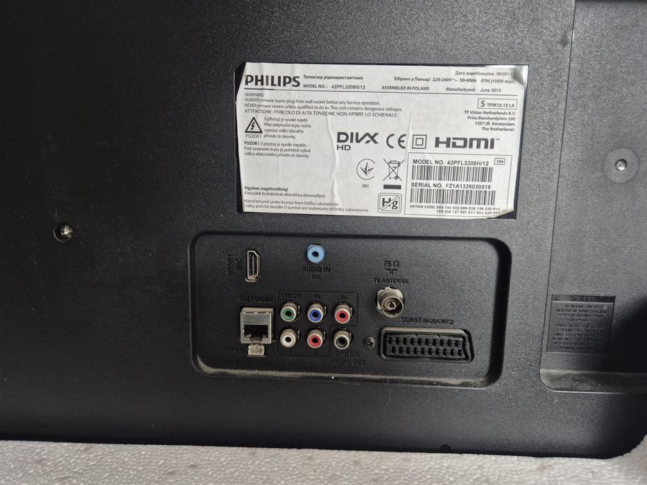 Televizor Philips cu diagonala de 110