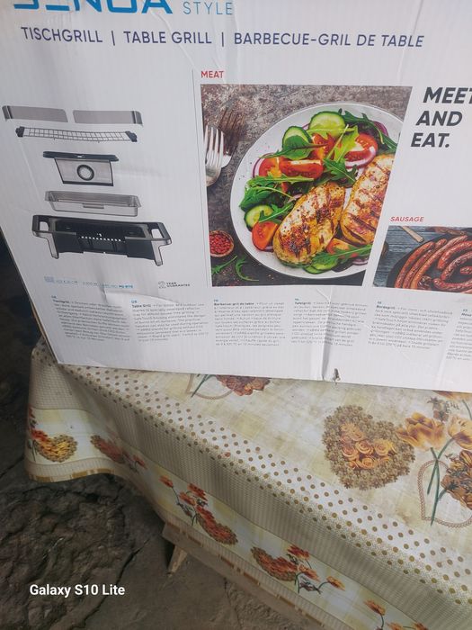 Vând Grill in formă de masă , vase pt bucătărie .