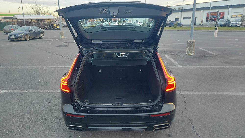 VOLVO V60 D4 197cp 2021 R-DESIGN