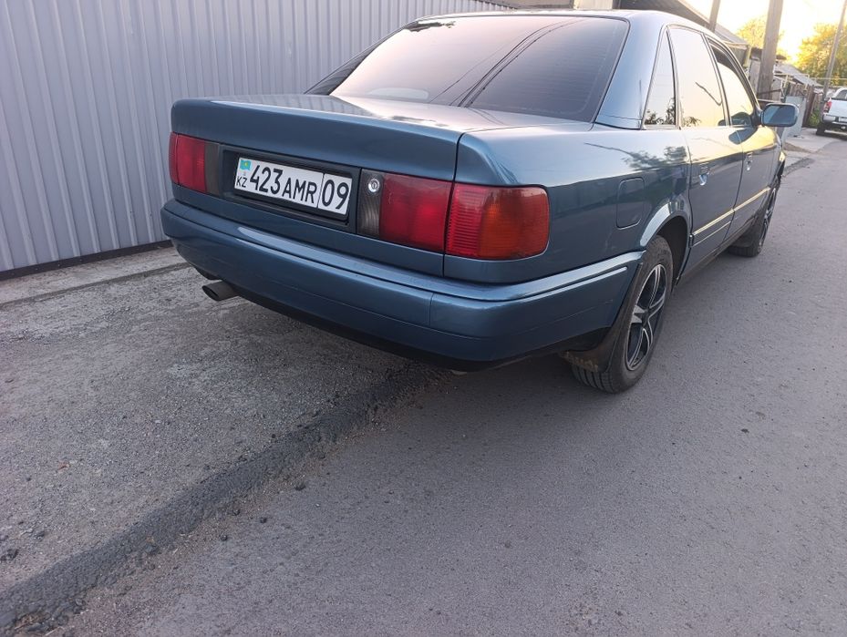 Ауди 100 с4.  2.3. инжектор.