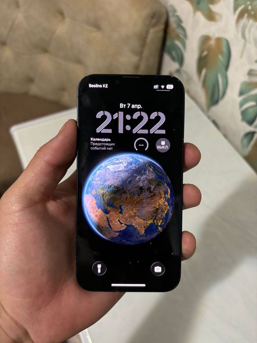 Продам iPhone 13