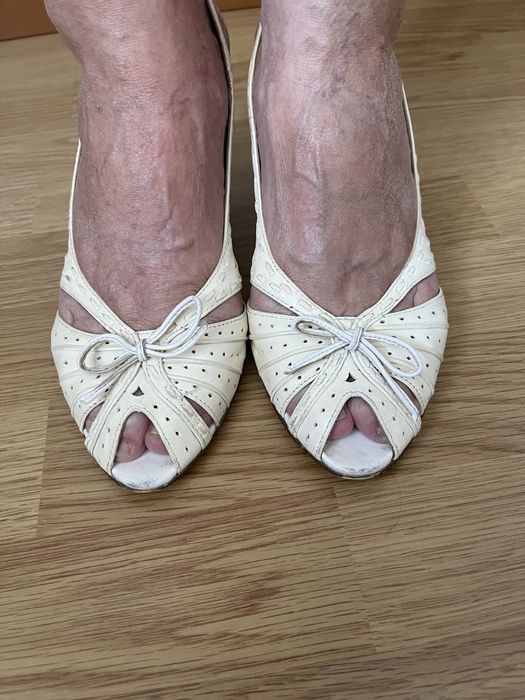 Босоножки женские