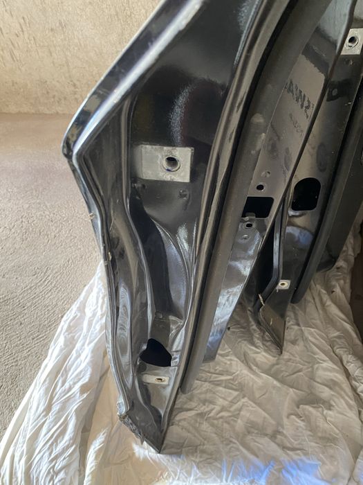 Две десни врати( предна и задна) за Ауди q5 -2018