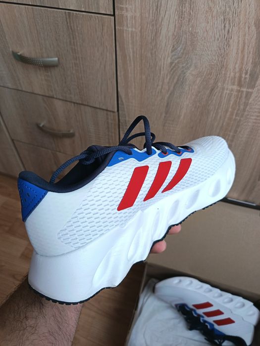 Чисто нови маратонки ADIDAS SWITCH RUN M  original 43 номер 40 евро