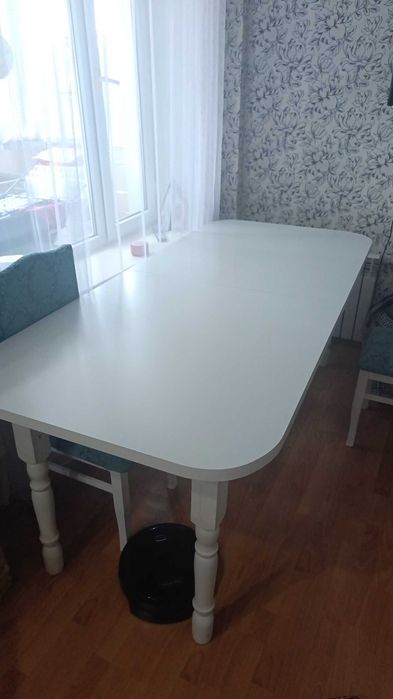продам стол в сложенном виде 2 м в раскладном 3 м
