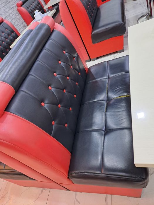 Диван стол сотилади срочнога