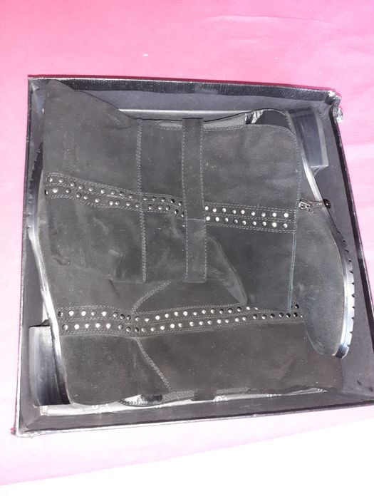 Cizme lungi din piele întoarsă