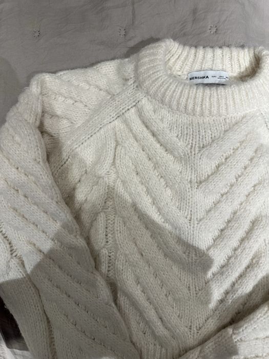 Пуловер Bershka