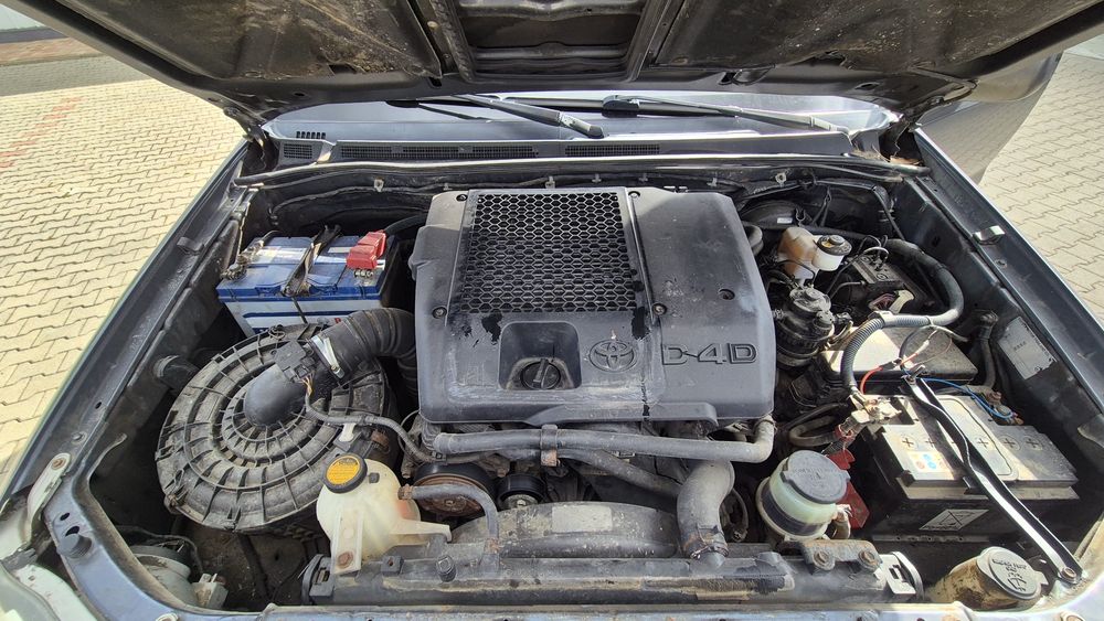 Toyota Hilux 2.5 D-4D Extra Cab – 2010 – 120 CP