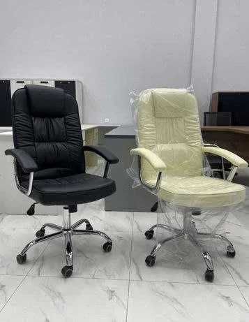 Офисное кресло Leo серый молочный черный