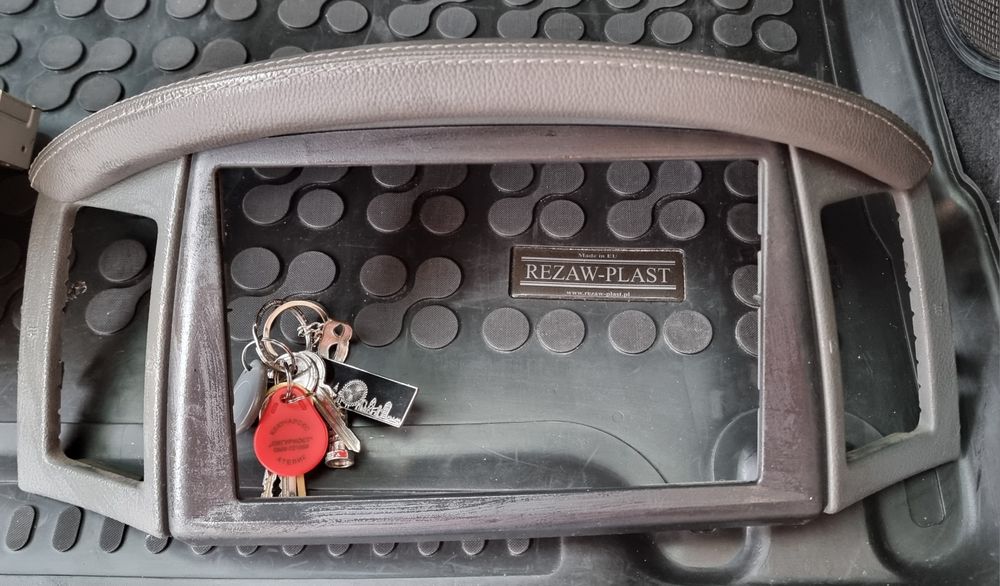 Рамка за радио на гранд чероки 2007