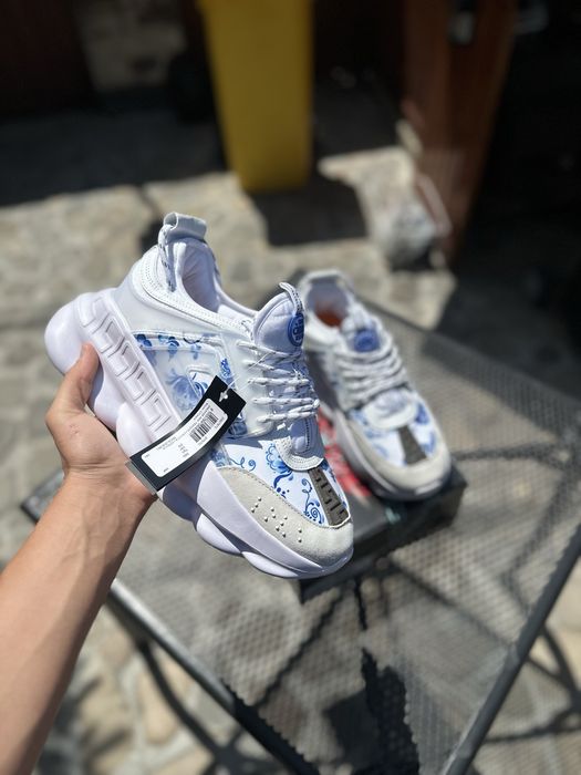 versace chain reaction