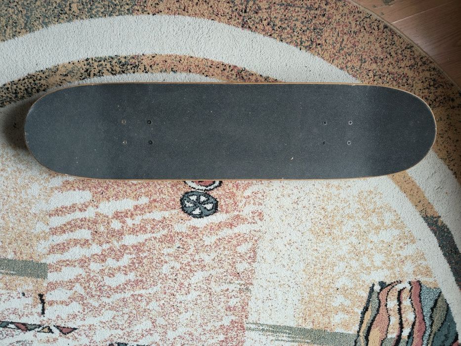 Vând skateboard+echipament special