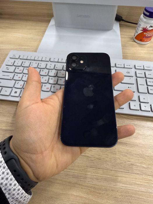 Продается iPhone 12