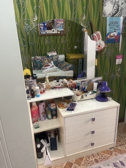 Шкаф , тумба, трюмо