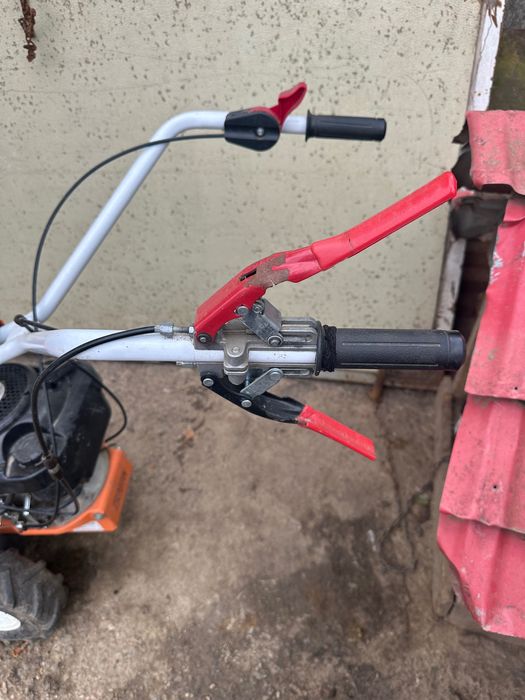 Motocoasa de cosit