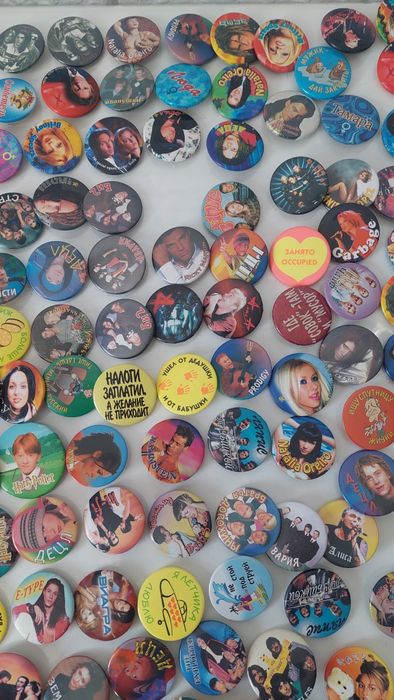 Продам детские значки