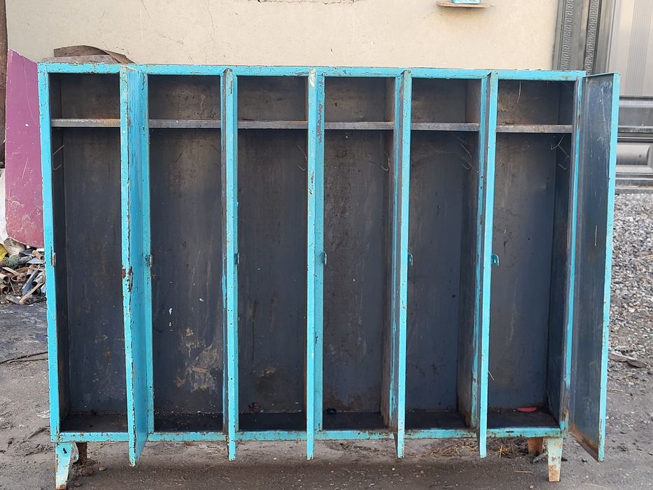 Шкаф сотилади хама жойи яхши