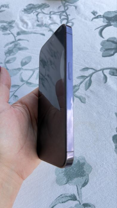 Продавам IPhone 14 Pro