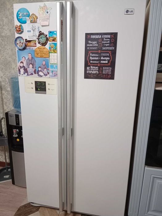 Холодильник большой