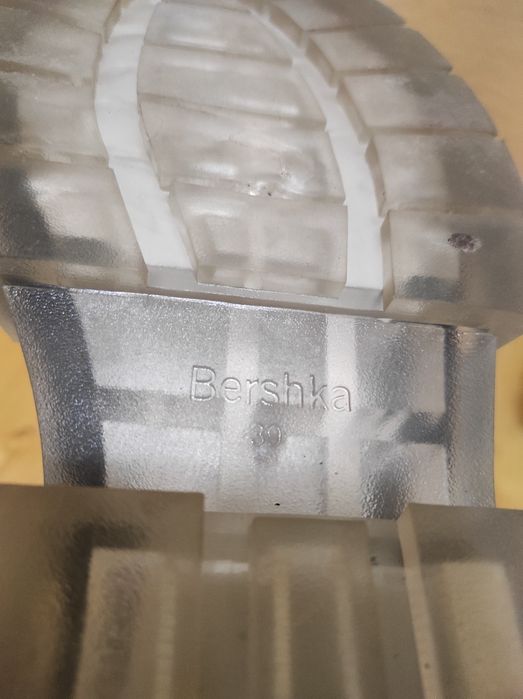 Ghete bocanci Bershka