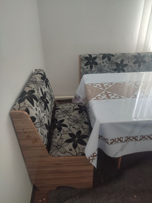 Продам кухонный уголок,  шифонер,  и диван