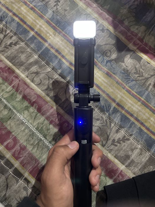Bluetooth Selfie Stick Tripod with Remote