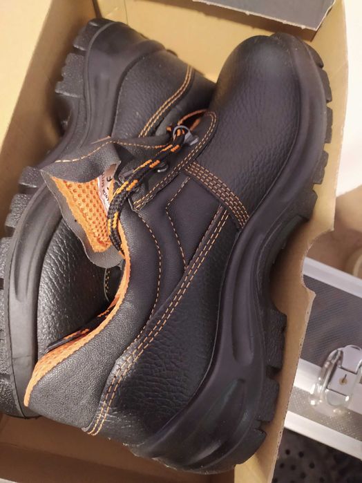 Чисто нови Работни обувки