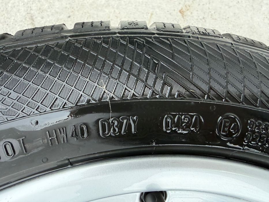 Оригинални джанти със зимни гуми 225/50/17 за AUDI