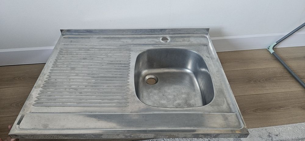 Мойка кухонная накладная
