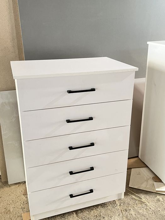 Kamod komod boyi 110 uzunligi 80 chuqurligi 45