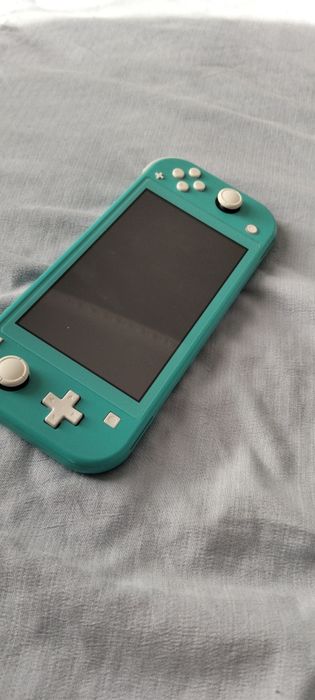 Продам Nintendo switch lite