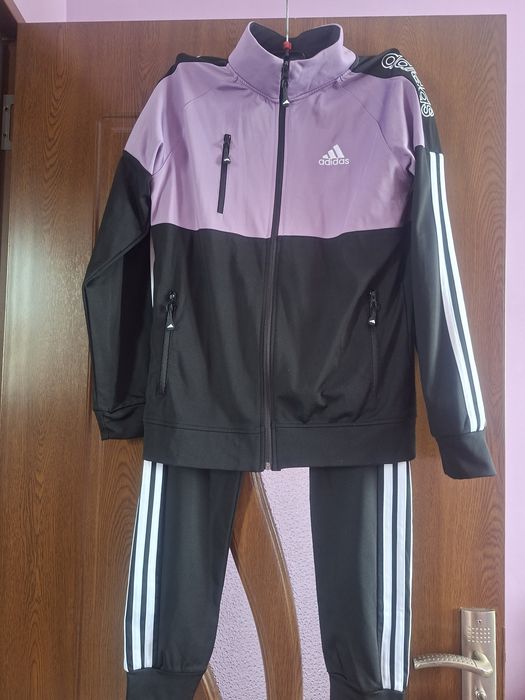 Vând Trening Damă Adidas Mărimea XL
