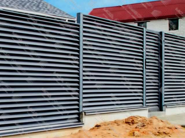 Забор жалюзи из металла
