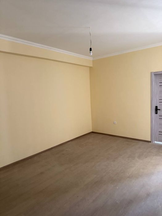 Айрапорт йўлида квартира зўдлик билан Сотилади