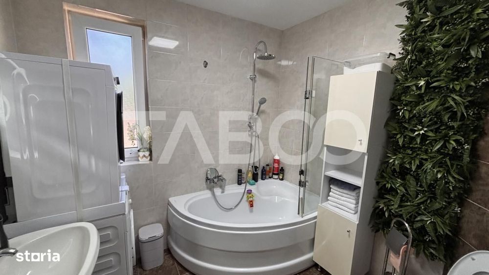 Apartament 3 camere de vanzare 65mpu cu loc de parcare