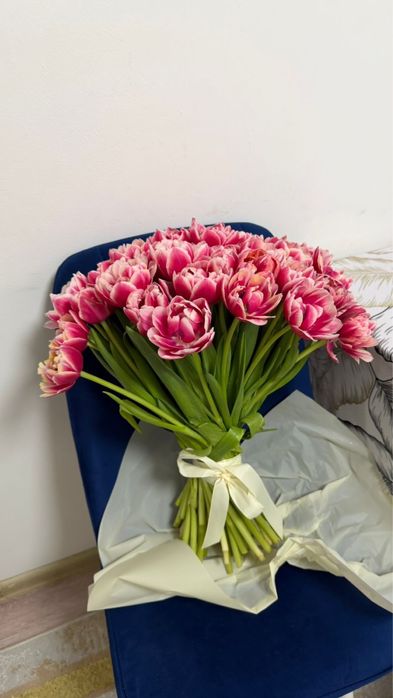 Тюлпаны свежие  красивые очень самое то