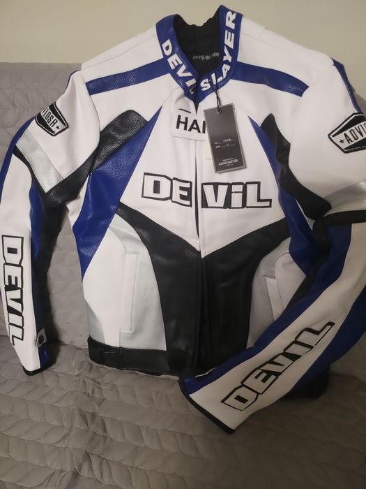 Geci Moto noi cu etichetă