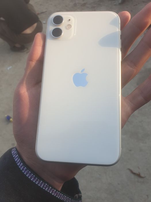Iphone 11  bez karopka