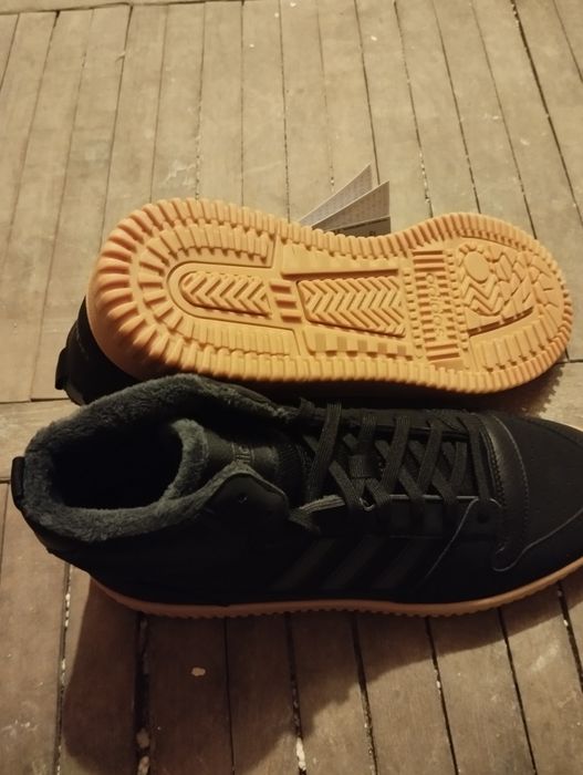 Adidasi bascheti , 2 perechii