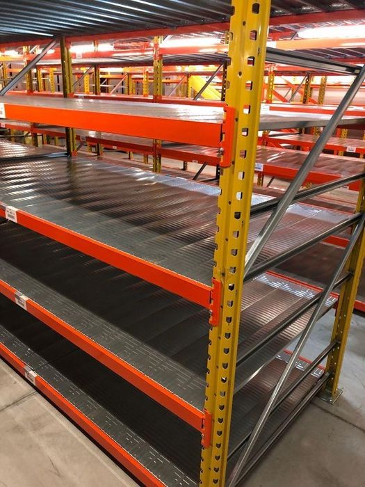 Rafturi metalice industriale