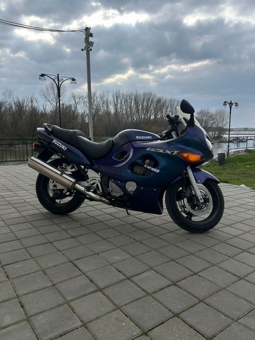 Suzuki GSX750F Katana