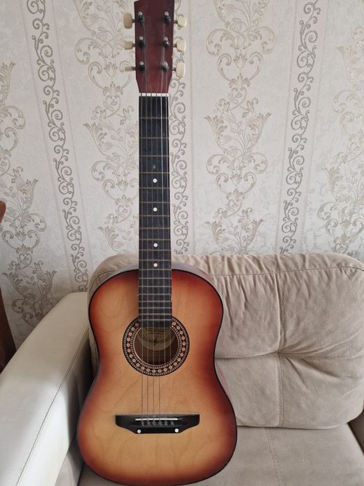 Гитара акустическая