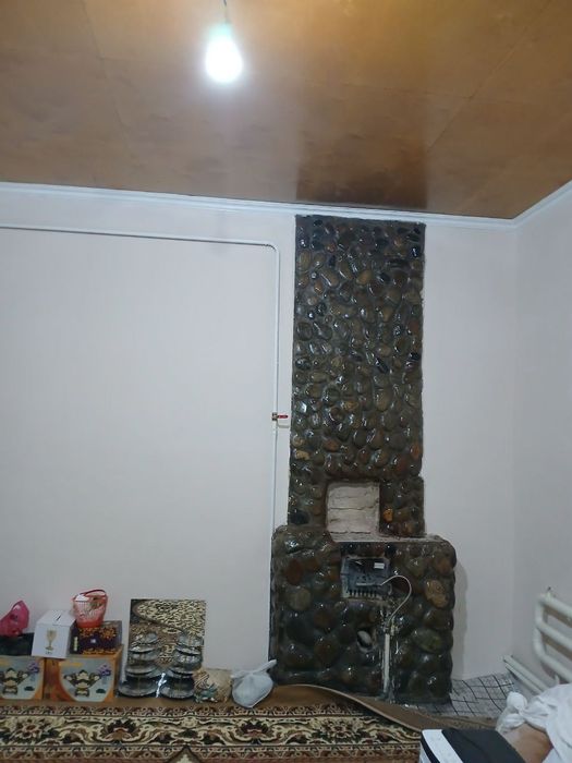 Uy sotiladi 3 xona xovli 4 sotik yer