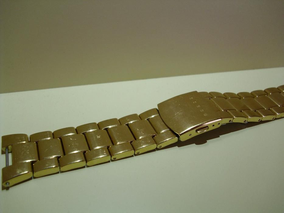 Намаление-59 лв! Масивна метална каишка Guess