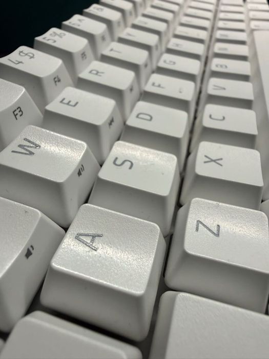 Razer Huntsman Mini Mercury 60% RGB механична клавиатура + кутия